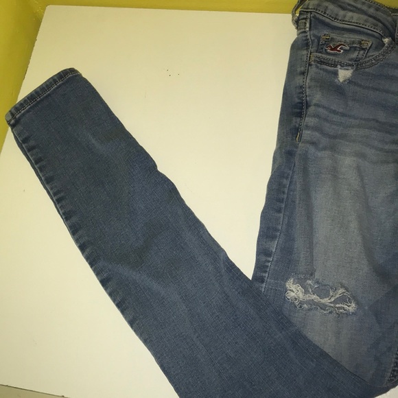 Hollister light blue jeans! - Picture 2 of 5